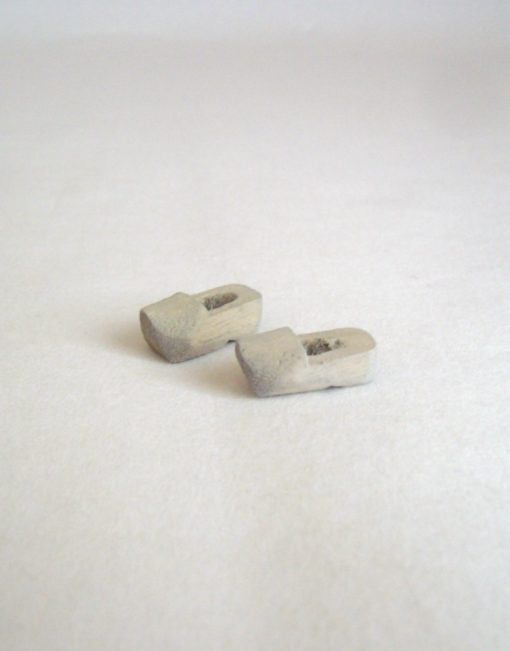 Krippenzubehör Holzschuhe Clogs Holzpantoffel 2 cm Krippendeko Puppenstube Miniatur