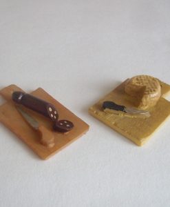 Krippenzubehör, Vesperplatte mit Wurst und Käse, 2-tlg., Wurstpatte, Käseplatte, Krippendeko, Mini-Garten,