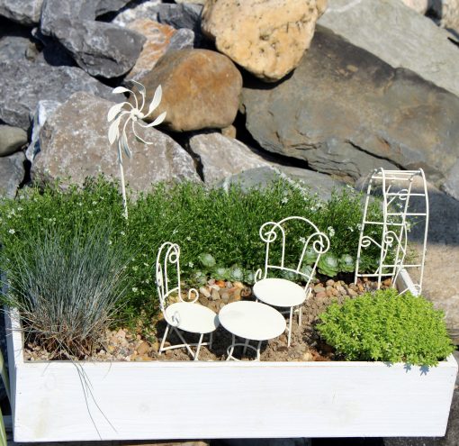 Wichtelzubehör, Mini-Garten, Sitzgruppe, 3-teilig, gedreht, weiß, Wichtel, Minigarten, Deko, Miniatur, Gartenmöbel, Metall, – Bild 2