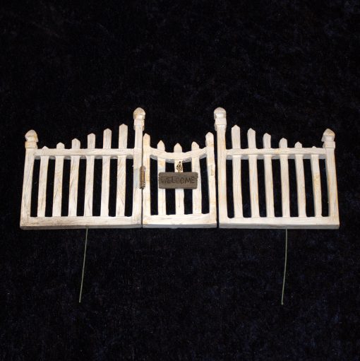 Wichtelzubehör, Mini-Garten Zaun, Lattenzaun mit Tor und Welcome Schild ca. 22cm aus Polystone, Wichtel, Krippenzubehör, Minigarten, Puppenhaus, Modellbau,