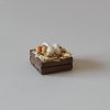 Krippenzubehör Minigarten Eier in Holzkiste Holzschütte Eierkiste Eier auf Stroh, Minigarten, Puppenstube, Modellbau,