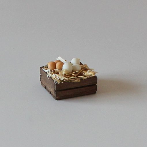 Krippenzubehör Minigarten Eier in Holzkiste Holzschütte Eierkiste Eier auf Stroh, Minigarten, Puppenstube, Modellbau,
