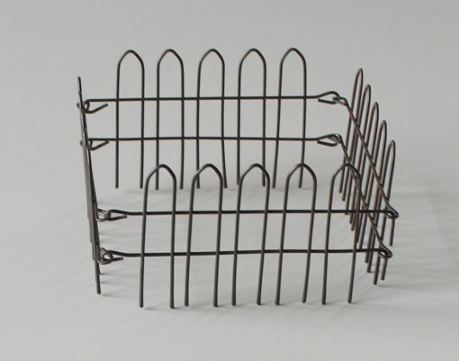 Wichtel, Mini-Garten Zaun, Steckzaun aus Metall, braun, 4-teilig, Krippenzubehör, Wichtelzubehör, Minigarten, Puppenhaus, Modellbau, – Bild 4