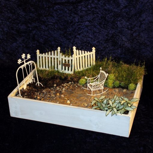 Wichtelzubehör, Mini-Garten Zaun, Lattenzaun mit Tor und Welcome Schild ca. 22cm aus Polystone, Wichtel, Krippenzubehör, Minigarten, Puppenhaus, Modellbau, – Bild 5