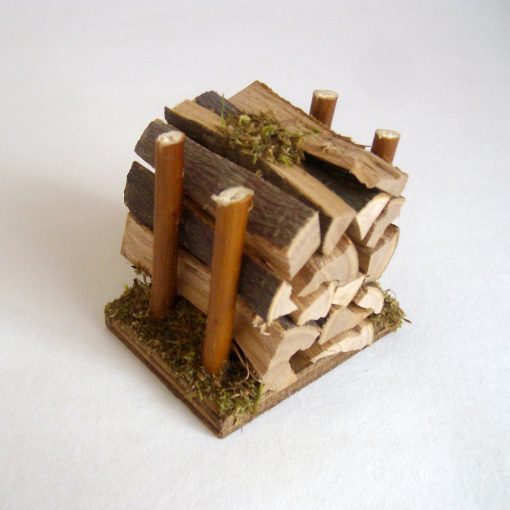 Krippenzubehör Holzstapel gespaltenes Holz mit Moos, Krippendekoration, Holzplatz, gelagertes Holz – Bild 3