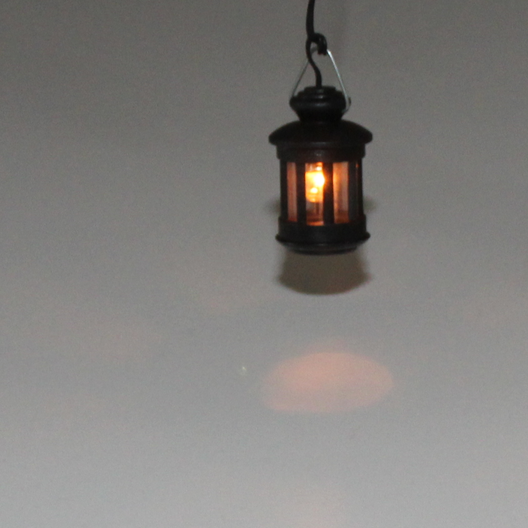 Krippenzubehör Laterne beleuchtet aus Holz 5cm milchig Stalllampe