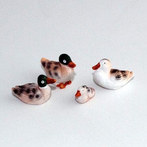 Krippenzubehör 4 Enten im Set Nr.1 Mini-Garten 1,5 - 3 cm Krippenfiguren Tierfiguren Zusatzfiguren