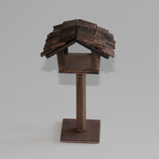 Krippenzubehör Vogelfutterhaus auf Stab, ca. 13 cm, Vogel, Tauben, Vögel, Krippendekoration, Mini-Garten, Puppenhaus, – Bild 3