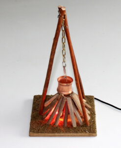 Krippenzubehör 3-beinige Feuerstelle mit Beleuchtung und Kupferkessel16cm Hirtenfeuer Lagerfeuer