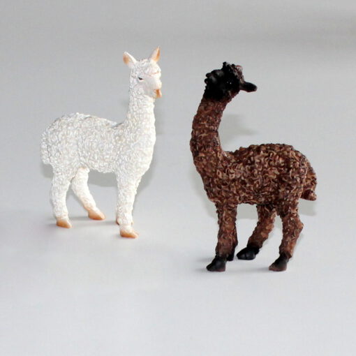 Krippenzubehör Krippenfiguren Alpakas weiß und braun im Set Tierfiguren Mini-Garten