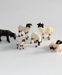 Krippenzubehör 6 Schafe Schwarznasen Schafherde im Set Krippenfiguren 6,5 cm Tierfiguren
